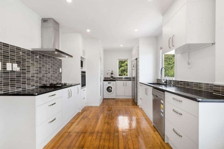 Photo of property in 82b Woodglen Road, Glen Eden, Auckland, 0602