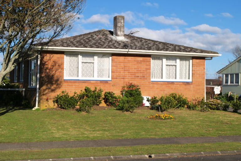 Photo of property in 15 Mayflower Close, Mangere East, Auckland, 2024