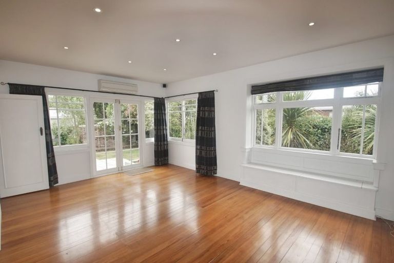 Photo of property in 105 Saint Martins Road, Saint Martins, Christchurch, 8022