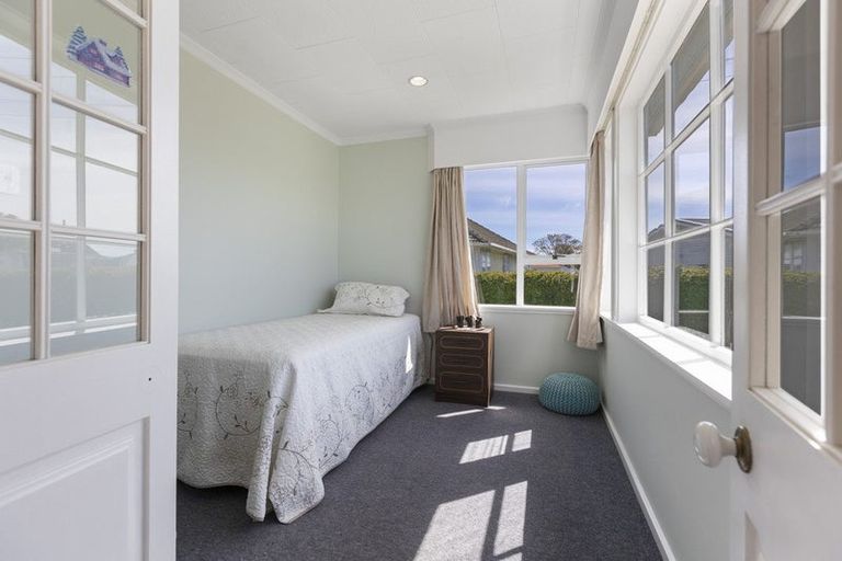 Photo of property in 8 Raleigh Street, Vogeltown, New Plymouth, 4310