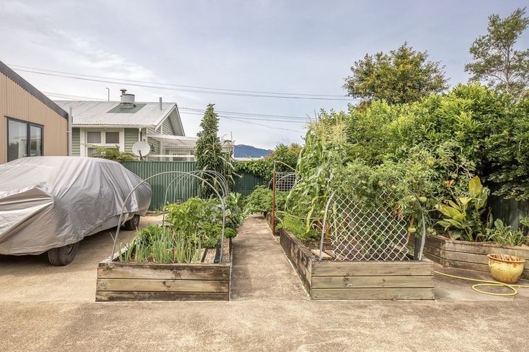 Photo of property in 42 Peel Street, Westport, 7825