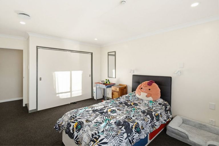 Photo of property in 77 Avondale Road, Taradale, Napier, 4112
