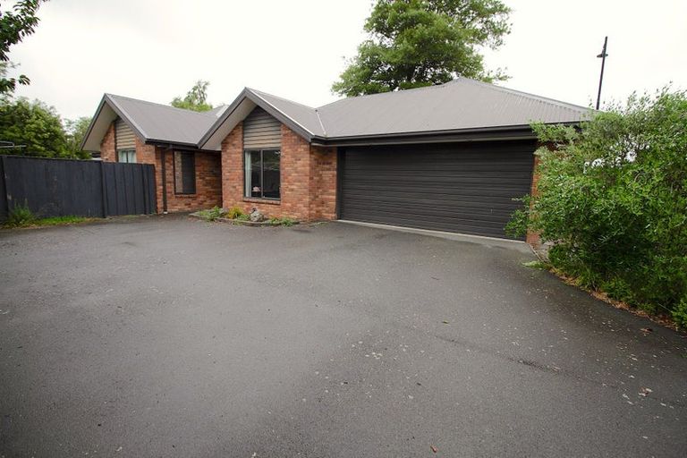 Photo of property in 2 Little Oaks Drive, Yaldhurst, Christchurch, 8042