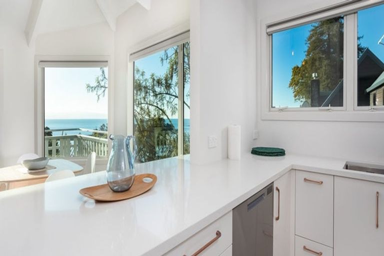 Photo of property in 4 The Cliffs, Britannia Heights, Nelson, 7010