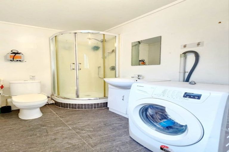 Photo of property in 1/63 Girrahween Drive, Totara Vale, Auckland, 0629