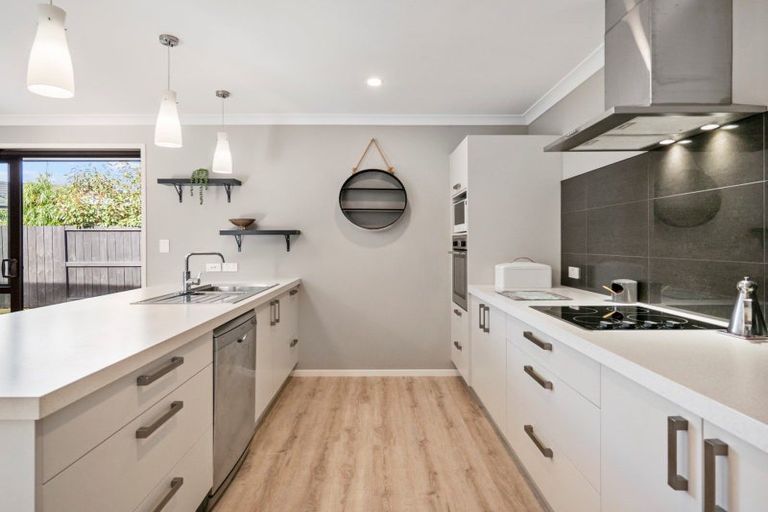 Photo of property in 59 Kahuparere Crescent, Pyes Pa, Tauranga, 3112