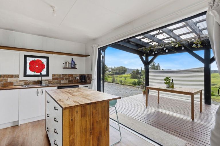 Photo of property in 1700 Ruapekapeka Road, Kawakawa, 0182
