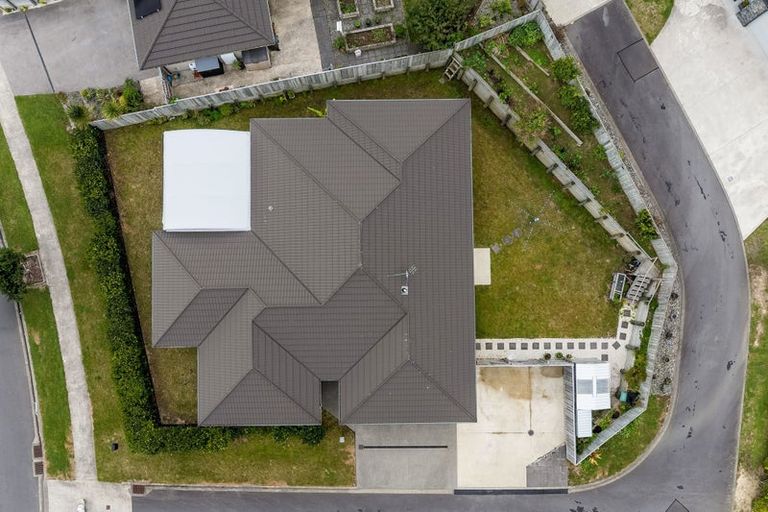 Photo of property in 5 Waitaria Terrace, Aotea, Porirua, 5024