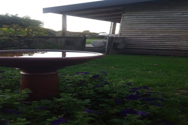 Photo of property in 52 Takiroa Street, Urenui, 4375