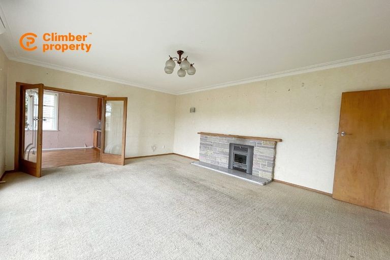 Photo of property in 8 Sherwood Avenue, Te Atatu South, Auckland, 0610