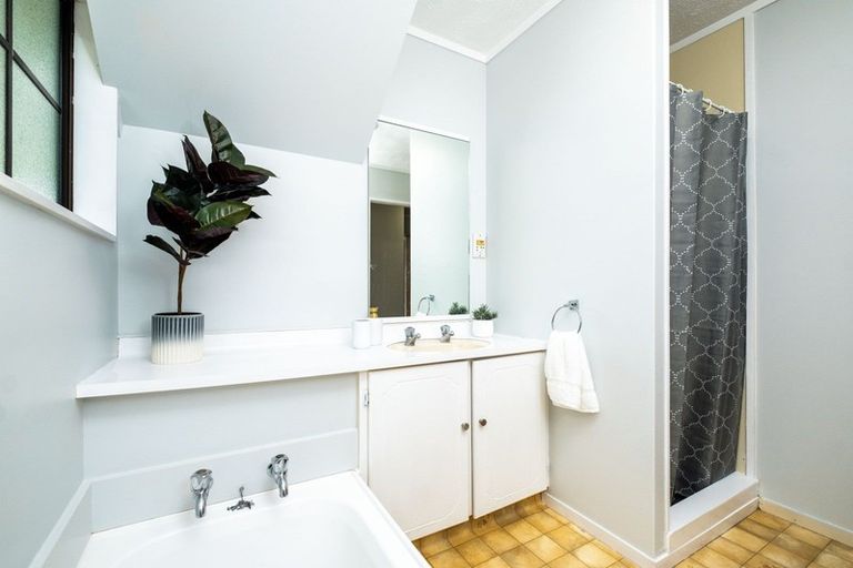 Photo of property in 70 O'dowd Road, Taradale, Napier, 4112