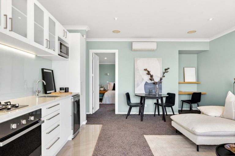 Photo of property in 40 Roslyn Road, Bluff Hill, Napier, 4110