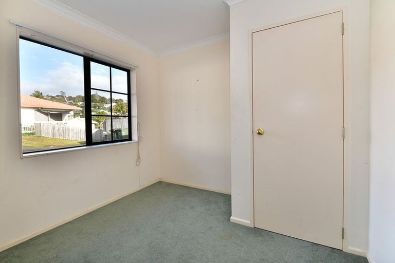 Photo of property in 1/20 Greta Place, Stanmore Bay, Whangaparaoa, 0932