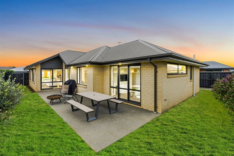 Photo of property in 14 Ridgeway Avenue, Rolleston, 7615