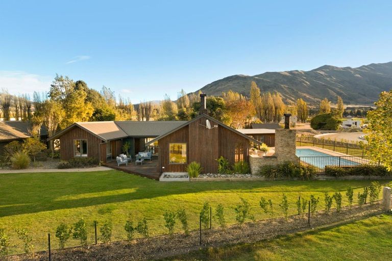 Photo of property in 32 Sarahs Hill, Hahei, Whitianga, 3591