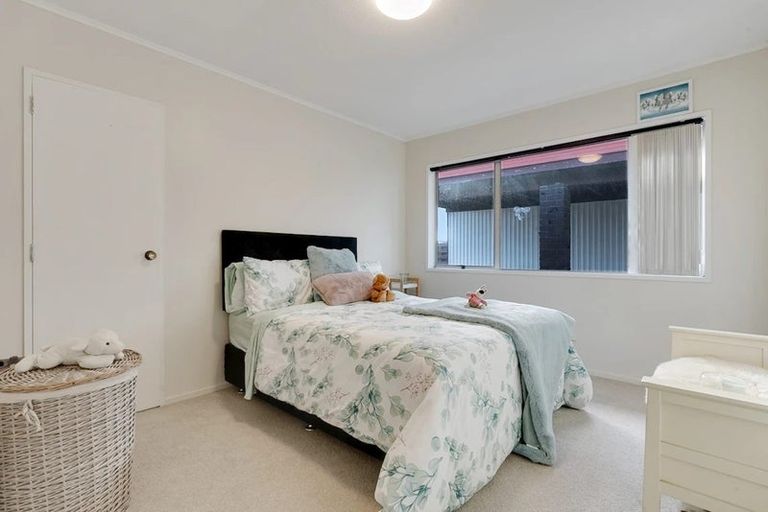 Photo of property in 6 Chichester Drive, Rosehill, Papakura, 2113