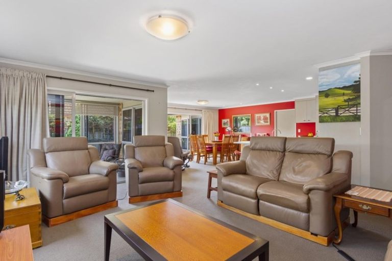 Photo of property in 6 Saratoga Court, Papamoa Beach, Papamoa, 3118