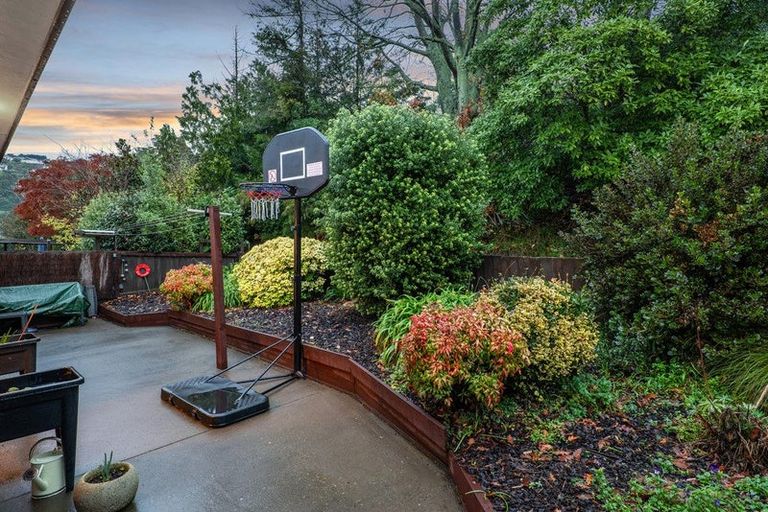 Photo of property in 1/8 Torvill And Dean Lane, Cashmere, Christchurch, 8022