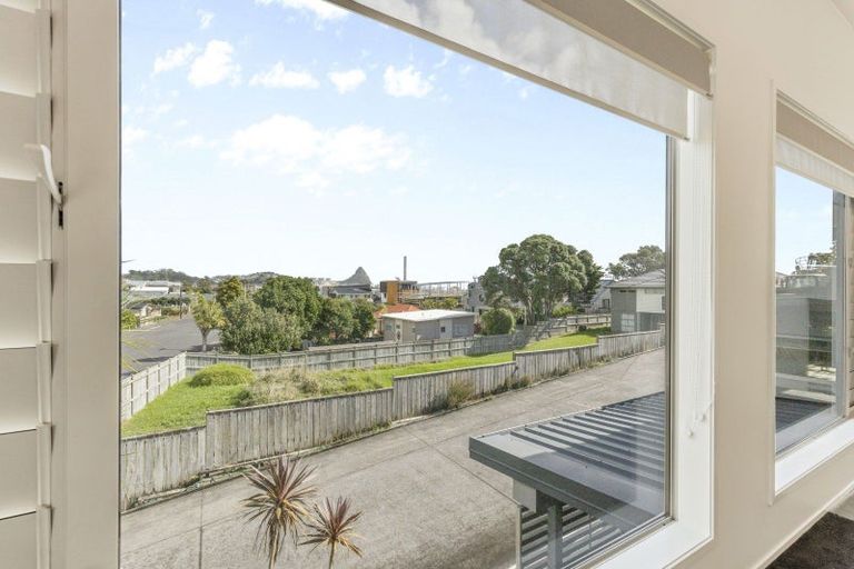 Photo of property in 26 Birdwood Avenue, Moturoa, New Plymouth, 4310