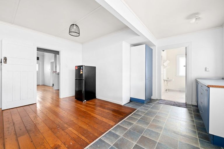 Photo of property in 16 Coates Street, Hamilton East, Hamilton, 3216