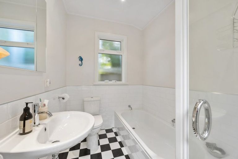 Photo of property in 42 Jubilee Road, Khandallah, Wellington, 6035