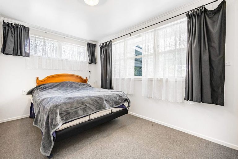 Photo of property in 27 Choice Avenue, Henderson, Auckland, 0612