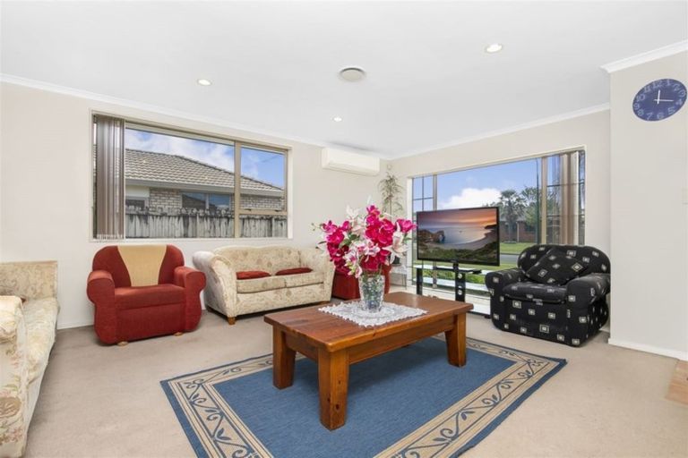 Photo of property in 33 Morewa Place, Takanini, 2112