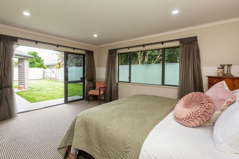 Photo of property in 323 Southland Place, Raureka, Hastings, 4120
