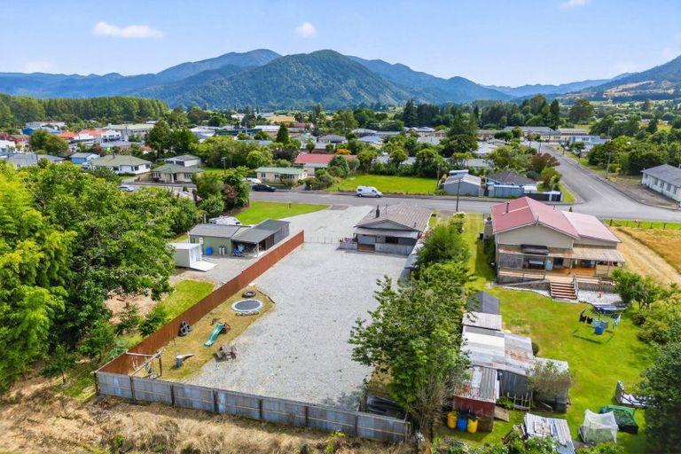 Photo of property in 12 Hampden Street, Murchison, 7007