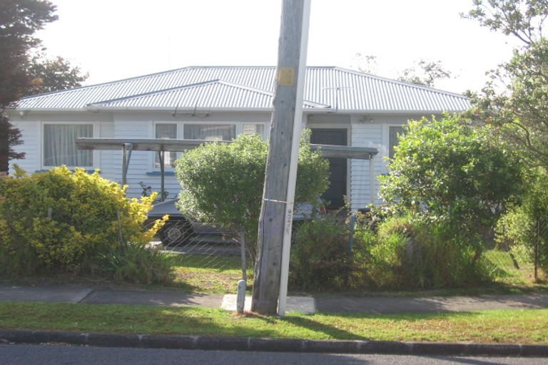 Photo of property in 23 Reid Road, New Lynn, Auckland, 0600