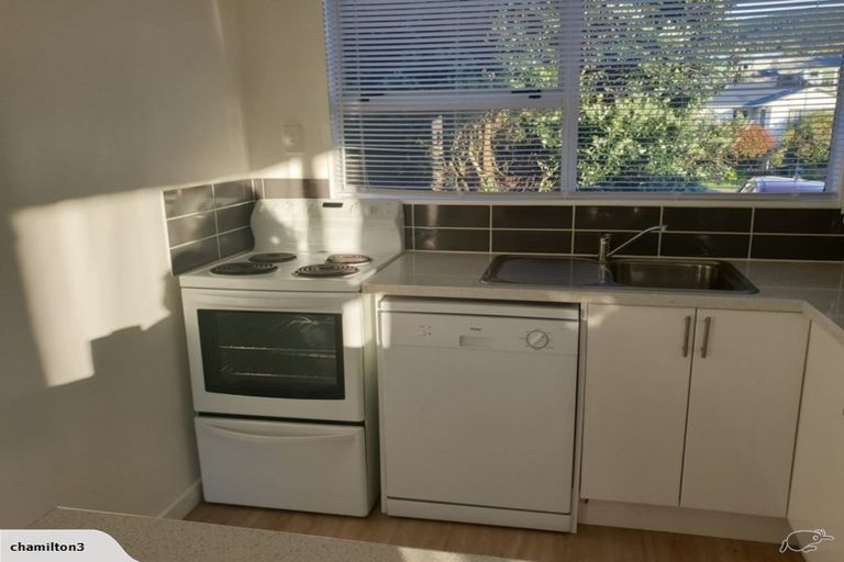 Photo of property in 17f1 Kowhai Street, Tawa, Wellington, 5028