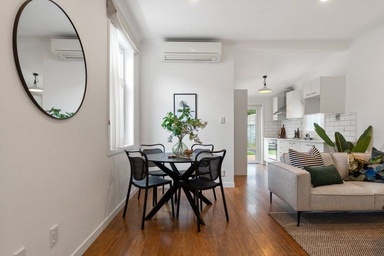 Photo of property in 17 Rolleston Street, Mount Cook, Wellington, 6021