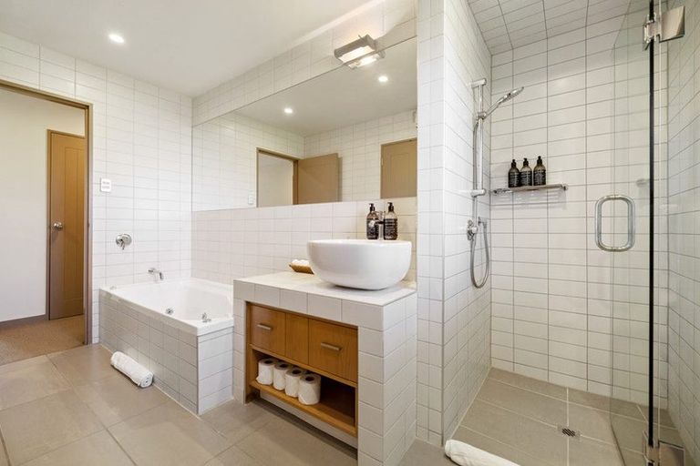 Photo of property in 2a London Lane, Queenstown, 9300