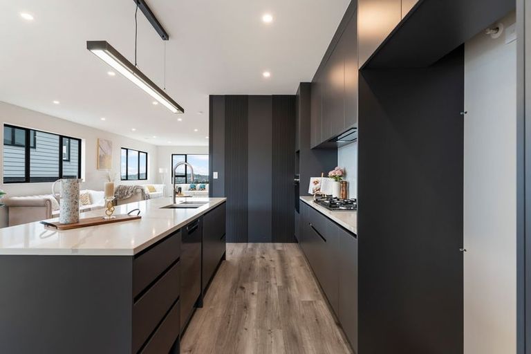 Photo of property in 14 Glann Lane, Flat Bush, 2019