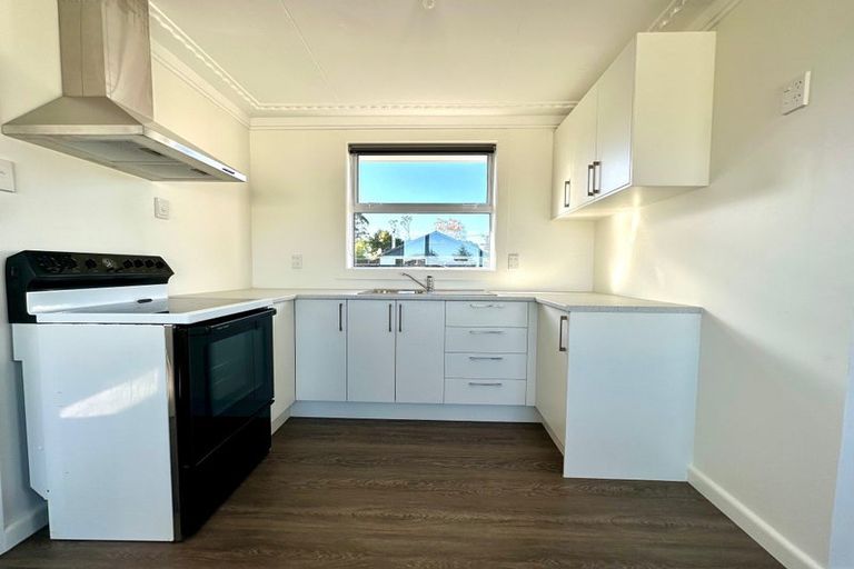 Photo of property in 1 Baker Street, Stirling, 9231