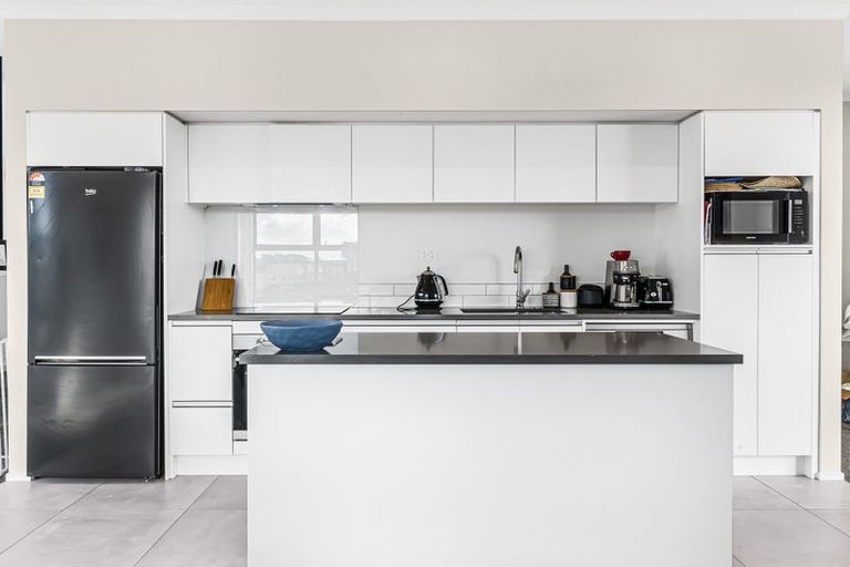 Photo of property in 32 Raranga Lane, Hobsonville, Auckland, 0616