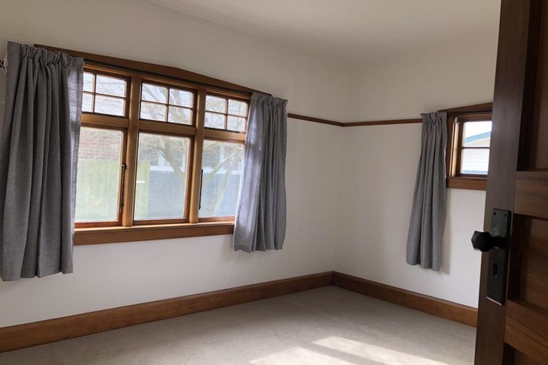 Photo of property in 90 Palatine Terrace, Saint Martins, Christchurch, 8022