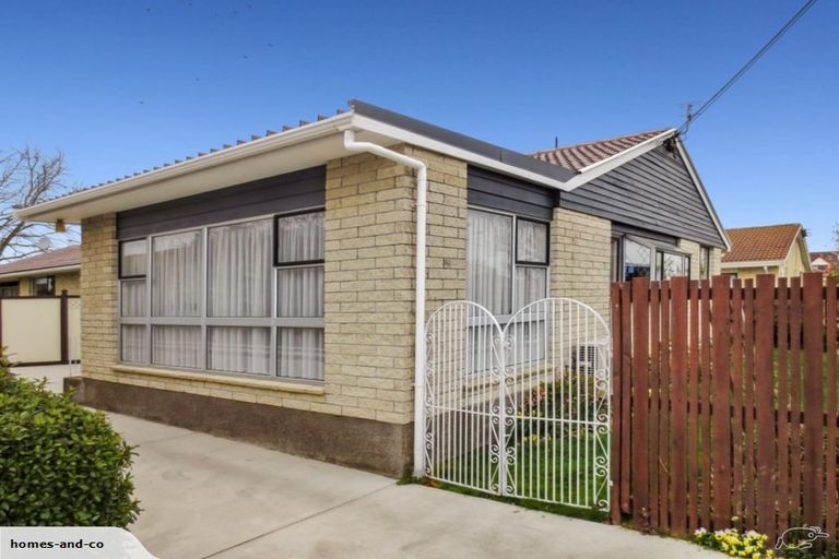 Photo of property in 214 Grimseys Road, Redwood, Christchurch, 8051