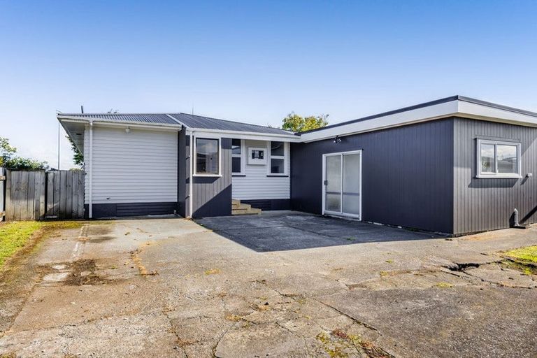 Photo of property in 41 Camberwell Road, Hawera, 4610