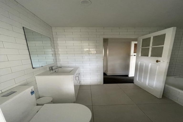 Photo of property in 214 Westminster Street, Mairehau, Christchurch, 8013