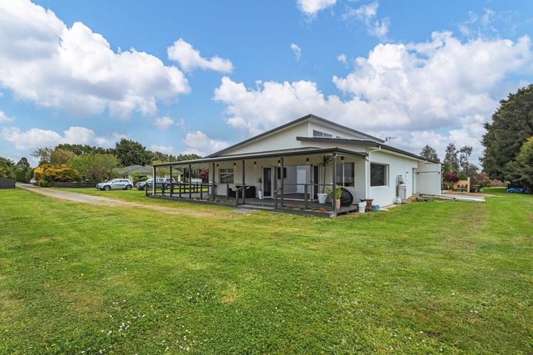 Photo of property in 10 Tui Glen Drive, Levin, 5571