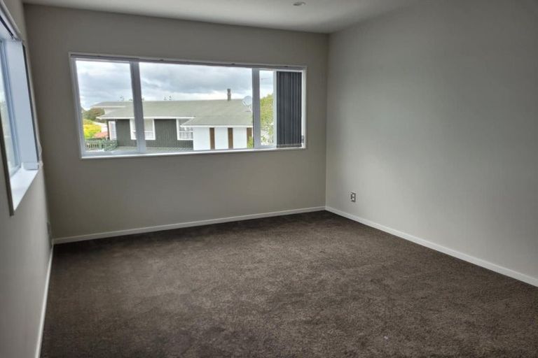 Photo of property in 14 Ware Place, Pakuranga Heights, Auckland, 2010