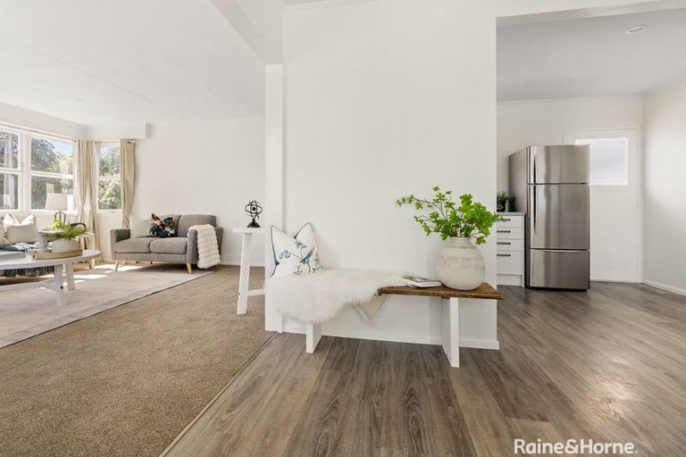 Photo of property in 10 Mahupuku Street, Greytown, 5712