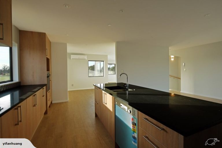 Photo of property in 29 Meritage Lane, Te Atatu South, Auckland, 0610