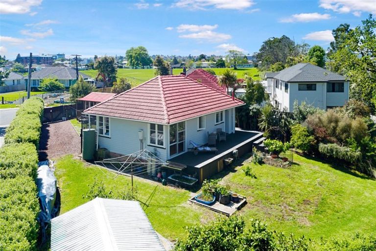 Photo of property in 93 Smythe Road, Henderson, Auckland, 0612