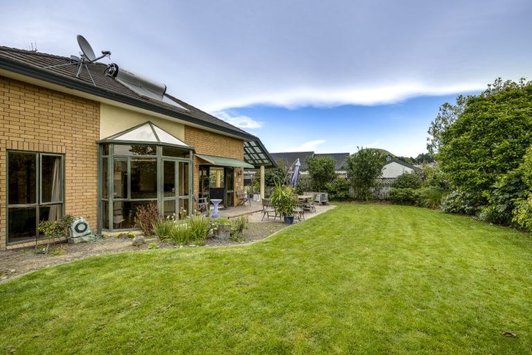 Photo of property in 10 Knightsbridge Place, Taradale, Napier, 4112