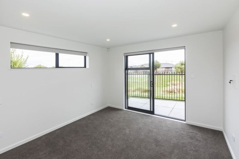Photo of property in 21 Loch Tanna Way, Broomfield, Christchurch, 8042