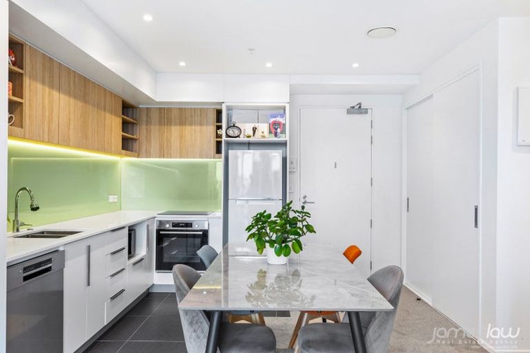 Photo of property in 205/1 Buscomb Avenue, Henderson, Auckland, 0610