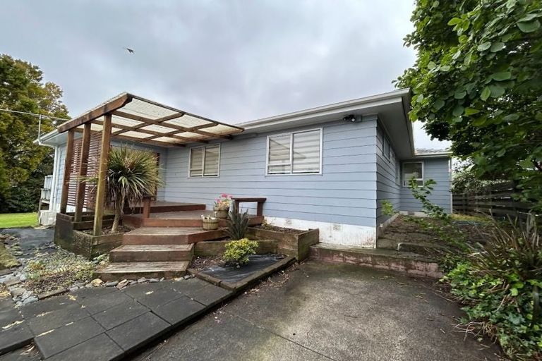 Photo of property in 8 Leatham Crescent, Opaheke, Papakura, 2113