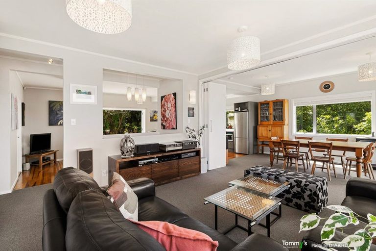 Photo of property in 138 Nicholson Road, Khandallah, Wellington, 6035